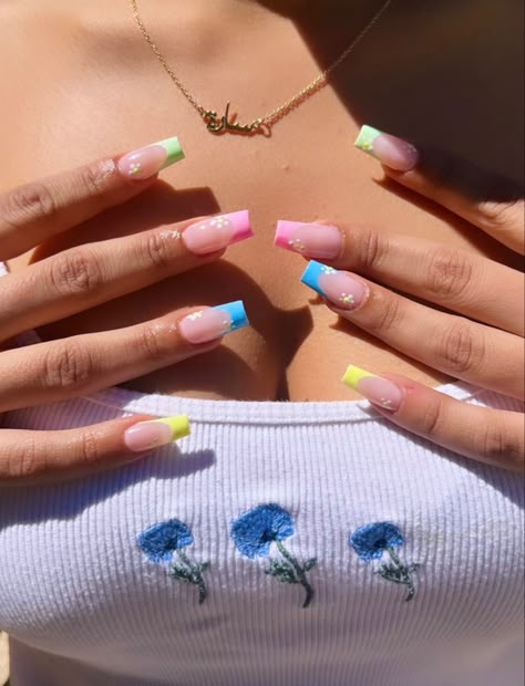 pastel french tip with white daisies (@brisxbeauty on instagram) Pastel Nails With Rhinestones, Colorful French Tips Square, Multicolored French Tip Nails, Multi Color French Tip Nails, Different Color French Tips, Multi Colored French Tip Nails, Pastel French Nails, Pastel French Tip Nails, Pastel French Tips