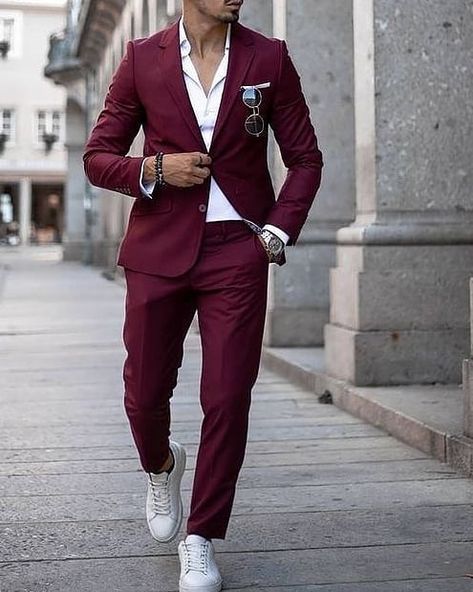 Men in maroon suit. Wine Colour Coat Pant For Men, Wedding Suit Burgundy, Smart Casual Outfit Men, Suit Without Tie, Maroon Outfits, Trendy Pant, Coat Pant For Men, Tuxedo Outfit, Dressing Men