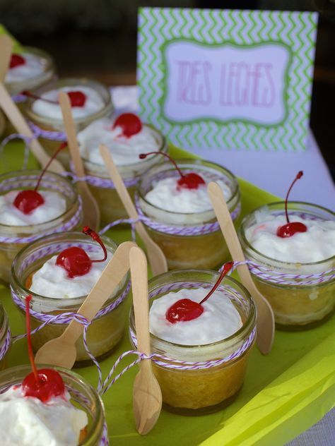 tres leches cake in a jar - recipe here! Office Party Snacks, Tres Leches Cupcake, Mini Dessert Bar, Mexican Christmas Party, Treats In A Jar, Bread Dessert Recipes, Pies In A Jar, 3 Milk Cake, Wine And Cheese Night