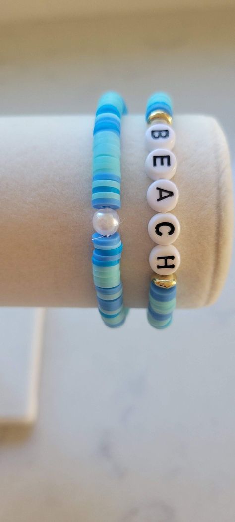 Clay Beads With Words, Ocean Clay Bead Bracelets, Clay Bead Bracelet Ideas Aesthetic Beach, Beach Bracelets Clay Beads, Beach Clay Bead Bracelet Idea, Beach Clay Bead Bracelet, Clay Beads Beach, Beach Clay Bead Bracelets, Beachy Clay Bead Bracelet