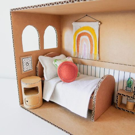 Little Spaces, Cardboard Dollhouse, Room Box Miniatures, Diy Barbie House, Cardboard Toys, Doll Furniture Diy, Doll House Crafts, Dollhouse Projects, Homemade Toys