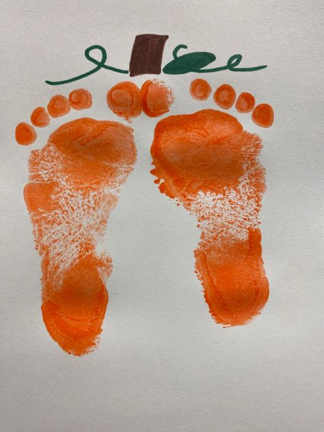 Pumpkin Crafts Toddlers, Crafts For Infants, Crafts Toddlers, October Crafts, Teaching Toddlers, Pumpkin Crafts, Winter Art, Baby Art, Hand Art