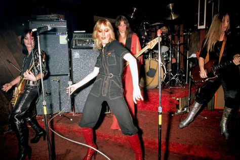 Cbgb Punk, Kim Fowley, Sandy West, Cherie Currie, The Runaways, Lita Ford, Women Of Rock, Punk Art, People Watching