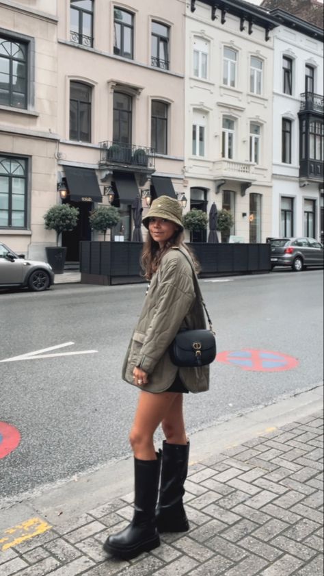 2024 Prep, Cozy Rainy Day Outfit, Rainy Day Outfit Ideas, Rainy Day Outfits, Cozy Rainy Day, Coffee Date Outfits, Gloomy Weather, Preppy Fall Outfits, Dark Days