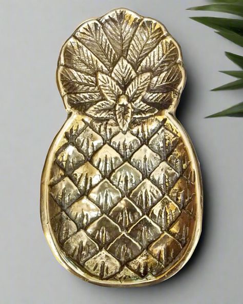 I guess you could say we have this thing for Pineapples… 🍍 Here’s a little “taste” of some of our faves! 🍍🍍🍍 #pineappletraders #pineapples #pineapplehooks #pineappletoiletrollholder #pineappledoorknocker #brass #hooks #tropicalinteriors #brasshardware #goldcoast #afterpay #zippayau Pineapple Door Knocker, Tropical Interiors, Brass Hooks, Toilet Roll Holder, Gold Coast, Brass Hardware, Pineapple, Brass, Quick Saves