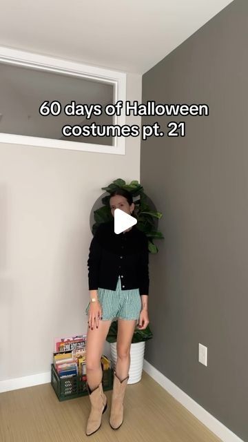 Liana Ratner on Instagram: "60 days of Halloween costumes pt. 21

 *costume is also available on my Amaz0n storefront under “60 days of Halloween costumes” 

#halloween #halloweencostumeideas #halloween2024" Costumes For Short Brown Hair, Halloween Costumes Women Movies, British Icons Fancy Dress, Halloween Costumes Women Creative Unique, Halloween Costumes 2024, Halloween Costumes Women Creative, Easy Diy Costumes, Marvel Costumes, Short Brown Hair