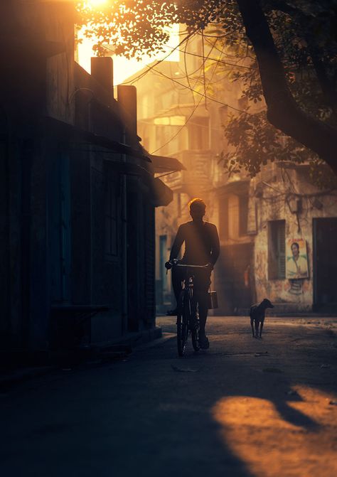 I Explore And Capture The Quiet Side Of City Life In The Narrow Streets Of South Asia City Life Photography, Morning Photography, Fotografi Kota, Photography Winter, India Photography, Village Photography, Winter Morning, Rural Landscape, Street Photo