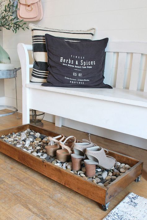 Entryway Shoe, Summer Home Decor, Summer Decorating, Front Entry, Entryway Furniture, Simple Ideas, Shoe Organizer, Easy Summer, Shoe Storage