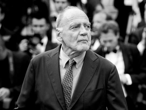 Anhang fehlt Vor einem Jahr, am 16. Februar 2019, verstarb Bruno Ganz mit 77 Jahren in seiner Heimat Zürich. Als leiser und wortgenauer Schauspielkünstler gehörte Ganz zu den grössten deutschsprachigen Darstellern überhaupt. Alexander Fehling, Bruno Ganz, Kevin Spacey, Anthony Hopkins, Cannes, Men's Blazer, Suit Jacket, Star Wars, Hollywood