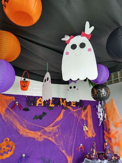 Halloween Ceiling Decorations, Classroom Ceiling Decorations, Halloween Ceiling, Classroom Ceiling, Daycare Lesson Plans, Preschool Decor, Spider Crafts, Halloween Theme, School Decorations