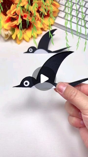 Crow Paper Craft, Canadian Art, Art And Craft, Creative Ideas, Paper Craft, Super Easy, Origami, Arts And Crafts, Paper Crafts