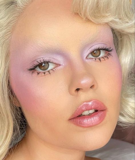 Pink Pastel Makeup Looks, Tea Party Makeup, Soft Pastel Makeup, Angelcore Makeup, Pastel Pink Makeup, Pastel Makeup Looks, Dreamy Makeup, Pastel Makeup, Cool Makeup Looks