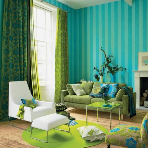 GREEN! http://comfortb.hubpages.com/hub/Turquoise-Decorating-Ideas-Plus-Pictures-of-Turquoise-with-coral-Lime-Green-and-Orange-Blend Living Verde, Turquoise Couch, Blue And Green Living Room, Turquoise Room, Living Room Turquoise, Green Living Room Decor, Bedroom Turquoise, Tricia Guild, Yellow Room