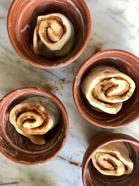 Step-by-step directions for making cinnamon swirl flower pot bread. #cinnamonswirlbread #flowerpotbread #cinnamonswirlflowerpotbread Cinnamon Roll Flower, Flowerpot Bread, Flower Pot Bread, Clay Pot Cooking Recipes, Pot Bread, Cinnamon Swirl Bread, Bread Shaping, Cinnamon Swirl, Bakery Bread