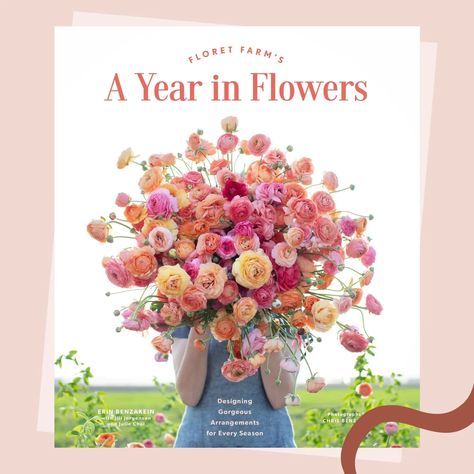 The best wedding planner book is the one that gives you resources to plan a wedding that fits your unique style! These books do just that. Tv Nook, Best Wedding Planner Book, Wedding Planner Book, Design Techniques, Flower Guide, Flower Farmer, Cut Flower Garden, Flower Care, Flower Food