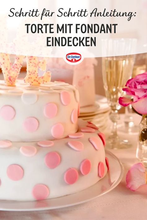 Mit dieser Schritt-für-Schritt-Anleitung gelingt das Einkleiden einer Torte mit Fondant ganz leicht! Dr. Oetker, Fondant Anleitung, Fondant Torten, Torte mit Fondant dekorieren, Torte mit Fondant eindecken, Torte mit Fondant überziehen, Tipps und Tricks beim Backen, Backtipps, Backtricks, Hobbybäcker, Tipps backen, Tipps zum Backen, Torten backen Tipps, Backen Tipps und Tricks, Torte dekorieren Fondant Torte, Fondant, Baking, Cake, Quick Saves