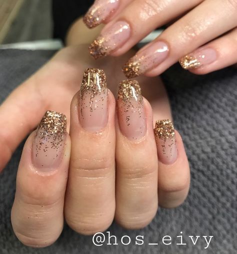 November Nails Sparkle, Nails For Rose Gold Dress, Bronze Glitter Nails, Bridal Nails Gold, Gold Gradient Nails, Brown Sparkle Nails, Gold Shimmer Nails, Glitter Nails Gold, Fall Nails Glitter