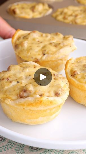 Sausage Gravy Biscuit Cups, Pancake Bites Recipe, Southern Sausage Gravy, Gravy And Biscuits, Sausage Gravy And Biscuits, Biscuit Cups, Mom Breakfast, Sausage Biscuits, Easy Cheap Dinners