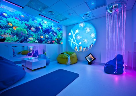 snoezelen School Relaxation Room, Dark Sensory Room, Sensory Bedroom Ideas, Snoezelen Diy, Sensory Room For Adults, Adult Sensory Room, Snoezelen Room, Sensory Kids Room, Sensory Room Ideas