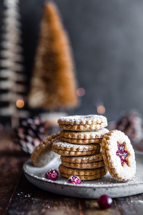 Christmas Biscuits Photography, Xmas Food Photography, Christmas Cookie Photography, Brownies Photography, Lamb Cookies, Cookie Photography, Cookies Photography, Christmas Food Photography, Cookies Aesthetic