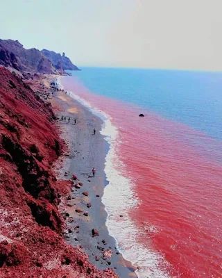 Hormuz Island, Red Sand Beach, Iran Pictures, Disney Characters Wallpaper, Persian Gulf, Iran Travel, California Wildfires, Persian Empire, Red Beach