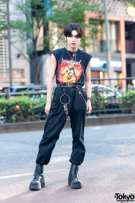 Japanese Rock Fashion, Japanese Fashion Male, Rock Street Style, Black Punk Rock, Demonia Platforms, Japanese Student, Angel T Shirt, Japan Fashion Street, Estilo Harajuku