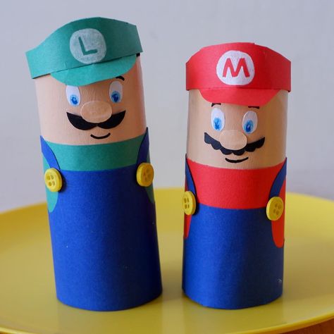 #Mario & #Luigi en #rouleaupapiertoilette #bricolageenfant #activiterecup #activitecreative #activiteenfant #diyenfant #diyrecup #rouleaupq Mario Toilet Paper Roll, Game Mario Bros, Mario Crafts, Toilet Paper Roll Craft, Super Mario Luigi, Super Mario Coloring Pages, Mario Y Luigi, Recycled Toys, Mario E Luigi