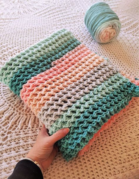 Ravelry: Zigzag Waffle Blanket by Lisa van Klaveren Light Worsted Weight Yarn, شال كروشيه, Confection Au Crochet, Shoes Pattern, Waffle Blanket, Crochet Blanket Designs, Haken Baby, Easy Stitch, Crochet Afghans