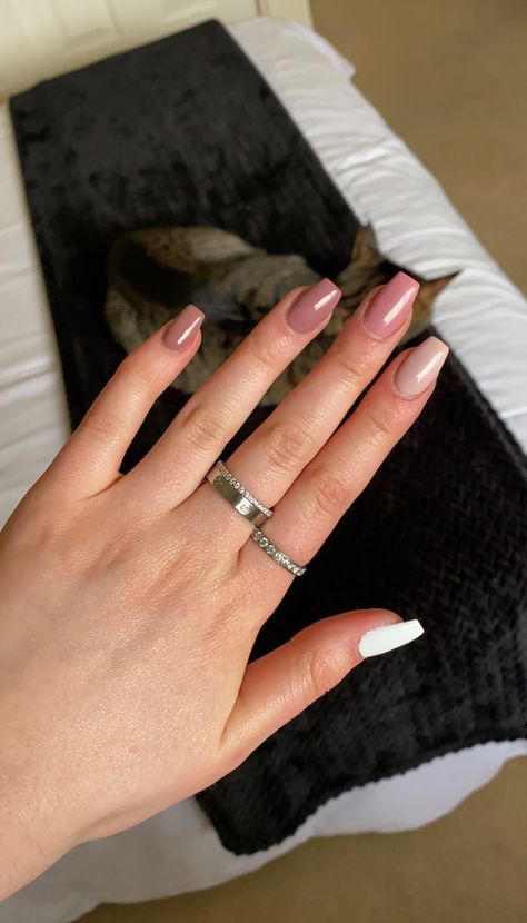 Balarina Nails Short Designs, Mid Coffin Acrylic Nails, Short Coffin Shape Nails Winter, Nails Inspiration Coffin Short, Ballerina Nails Short Classy, Fall Nails Coffin Short, Dip Nails Coffin, Ballerina Nails Medium Length, Nail Inspo Coffin Short