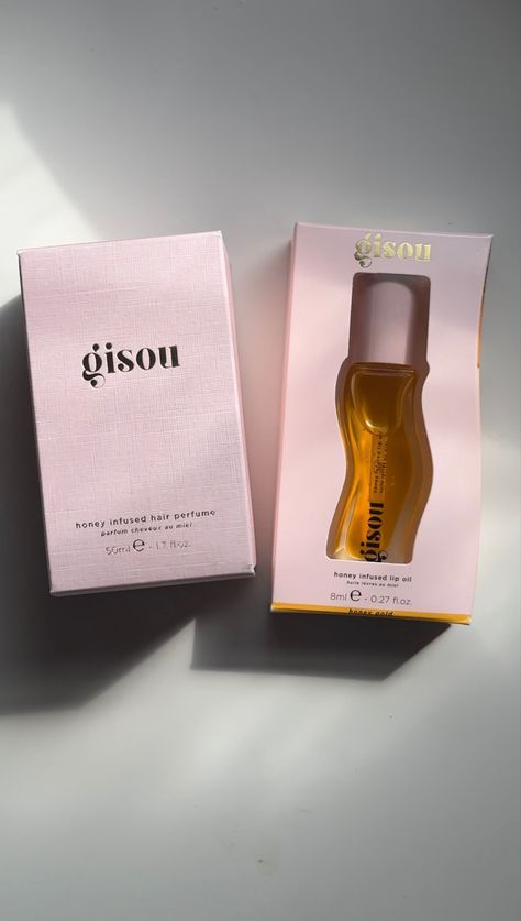 Gisou perfume lip oil glitter aesthethic glossier Hair Perfume, Lip Oil, Packaging, Lips, Makeup, Hair Styles, Hair