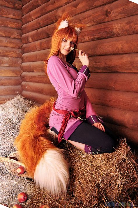 Holo from Spice and Wolf  http://dailycosplay.com/2013/January/12b.html  http://dailycosplay.com/ Belle Cosplay, Fox Costume, Spice And Wolf, Fox Girl, Girl Halloween, Amazing Cosplay, Cute Cosplay, Manga Cosplay, Cosplay Dress