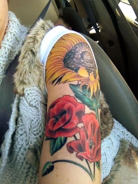 Poppy Flower And Sunflower Tattoo, Easy Half Sleeve Tattoos, Sunflower Tattoo Thigh, Sunflower Tattoo Sleeve, Sunflower Tattoo Shoulder, Poppy Tattoo, Rose Sleeve, Poppies Tattoo, Flower Tattoo Shoulder