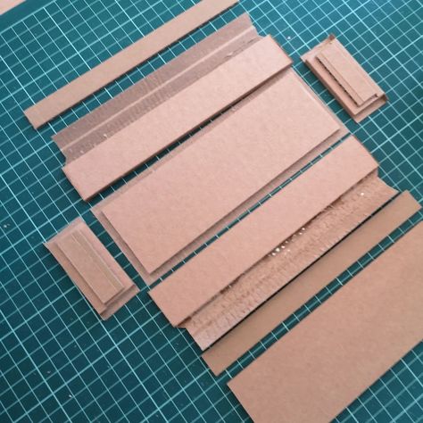 Pencil case series vol. 2 6mm cardboard as material. And small magnets are installed. 190mmx70mmx30mm #cardboardcrafts #cardboard #stationery # pencilcase #diy Cardboard Paper, Diy Cardboard, Cardboard Crafts, Small Magnets, Vol 2, Pencil Case, Magnets, Pencil, Stationery