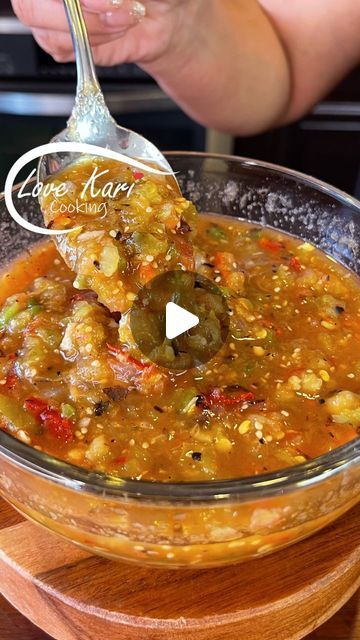 Salsa For Carne Asada, Salsa Rojo Recipe, Taco Salsa Recipes, Garifuna Culture, Salsa Borracha, Salsa Mexicana, Quick Salsa, Mexican Salsa Recipes, Roasted Tomatillo