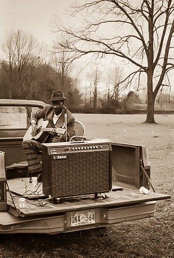 James Son Thomas - Artesia Mississippi Picnic 1980 Mississippi Aesthetic, Mississippi Delta Blues, Mississippi Blues, Juke Joints, School Picnic, Mississippi Delta, Jackson Mississippi, Blues Musicians, Delta Blues