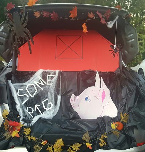 Charlott's Webb trunk or treat Charolettes Web Trunk Or Treat, Church Trunk, Trunker Treat Ideas, Church Christmas Decorations, Halloween Board, Vet Med, Treat Ideas, Trunk Or Treat, Library Ideas