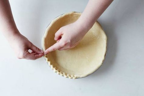 A pie's just not a pie unless it has a beautiful crust, and you don't have to be a pastry artist to make it! Here are nine easy, pretty ways to crimp pie edges. Best Peach Pie Recipe, Pretty Pie Crust, Make Pie Crust, Decorative Pie Crust, Pie Crust From Scratch, Pie Crust Designs, Peach Pie Recipes, A Couple Cooks, Easy Pie Crust