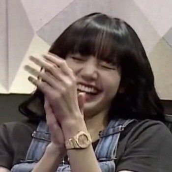 Lisa Laughing, Lisa Icons Lq, Thumbs Up Funny, Lalisa Icon, Lisa Outfit, Lisa Baby, Blackpink Meme, Lisa Smile, Smile Icon