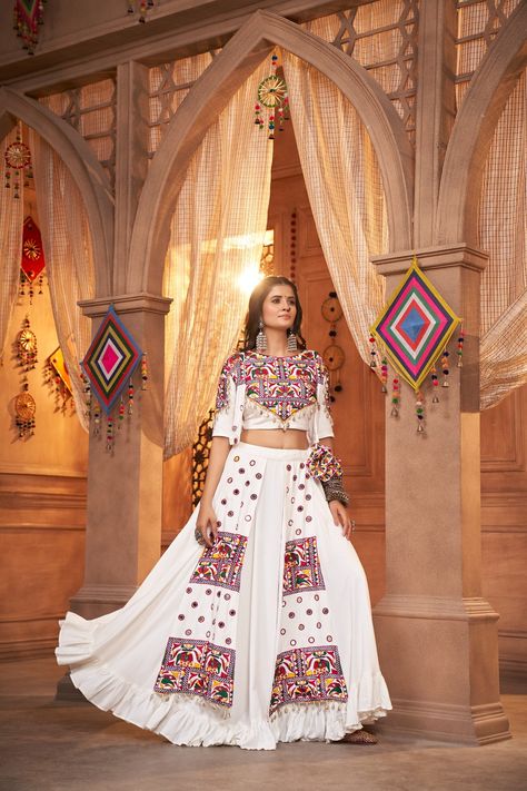 White Lehenga Choli, Navratri Lehenga, Lehenga Choli Designs, Navratri Chaniya Choli, Lengha Choli, Salwar Dress, Choli Designs, Navratri Special, Anarkali Kurta