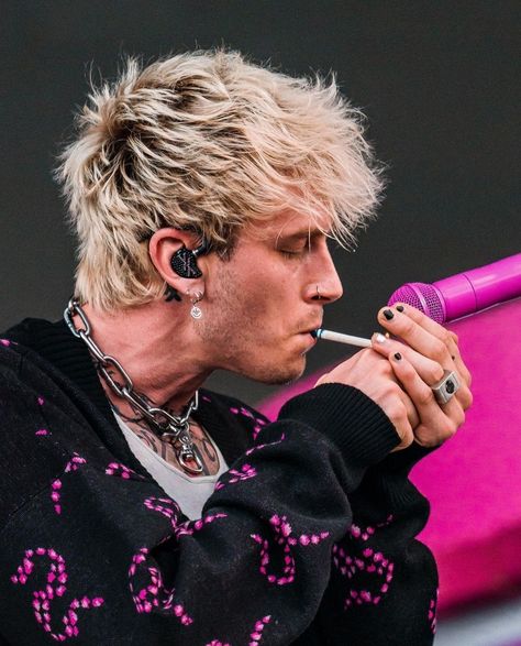 Mgk Haircut, Mgk Hair, Mgk Long Hair, Bleached Hair Men, Peach Hair Colors, Punk Baby, Peach Hair, Edgy Haircuts, Colson Baker