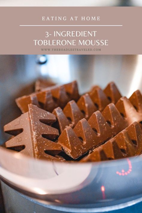 Toblerone Recipes Desserts, Chocolate Mouse Desert, Toblerone Dessert, Toblerone Recipes, Gourmet Desert, Flexitarian Meals, Easy Chocolate Recipes, Desert Easy, Toblerone Cake