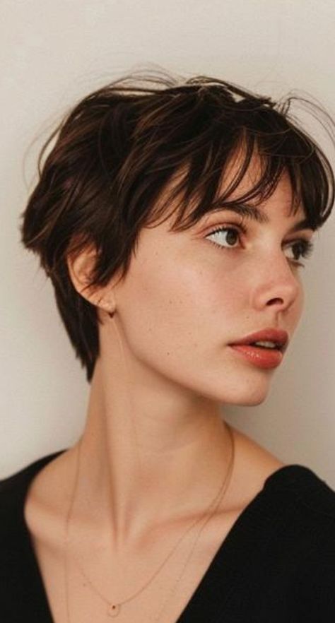 Pixie Haircut Curtain Bangs, Growing Out Pixie With Bangs, Long Pixie Haircut Middle Part, Long Pixie Straight Hair, Straight Short Hairstyles With Bangs, Short Haircut 2024 Women, Middle Part Pixie Haircut, Feminine Pixie Haircut Curly, Pixie Cut With Curtain Bangs