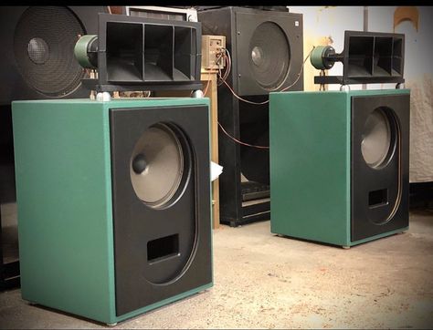 Jean Mocqué on Instagram: “Mini Altec” Altec Lansing Speakers, Diy Hifi, Diy Audio Projects, Speaker Enclosure, Altec Lansing, Vintage Speakers, Speaker Box Design, Horn Speakers, Audio Room