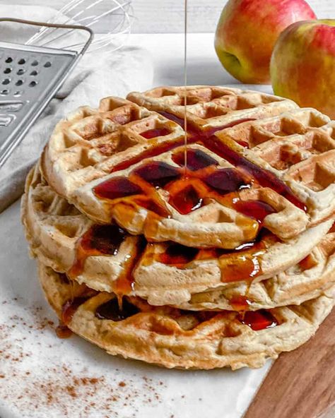 Apple Cinnamon Waffles Recipes, Apple Cinnamon Waffles, Apple Waffles, Plant Based On A Budget, Cinnamon Waffles, Honeycrisp Apple, Waffle Ingredients, Fluffy Waffles, Crispy Waffle