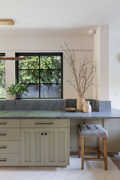 Grey Soapstone Countertops, Grey Kitchen Countertops, Soapstone Countertops Kitchen, Gray Kitchen Countertops, La Kitchen, Soapstone Kitchen, Craftsman Remodel, Leather Granite, Soapstone Countertops