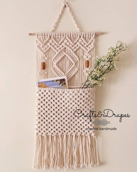 Letter Holder Wall, Statement Wall Art, Pola Macrame, Wall Holder, Macrame Knots Pattern, Macrame Boho, Letter Holder, Macrame Patterns Tutorials, Boho Macrame