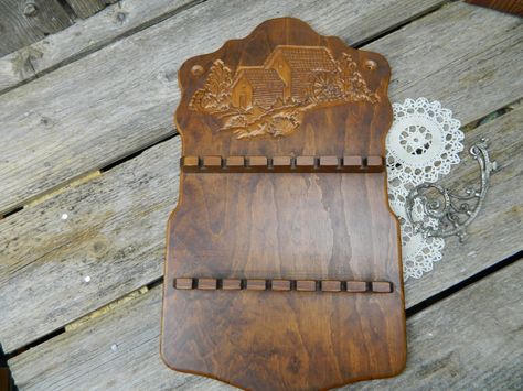 Vintage Embossed Wood Collector Spoon Wall Display Rack Water Mill Design by allthatsvintage56 on Etsy Butcher Block Ideas, Spoon Display, Cookbook Shelf, Spoon Rack, Kitchen Sink Window, Modern Kitchen Storage, Kitchen Furniture Storage, Kitchen Wall Decals, Butcher Blocks