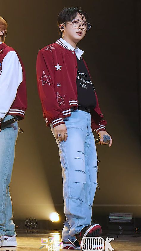 changbin (stray kids) Changbin Fashion, Changbin Outfit, Changbin Full Body Photo, Changbin Stage Outfits, Pop Concert Outfit, Soft Boy Outfits, Super Bowl Outfit, Kids Stage, Stray Kids Outfits