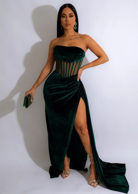 Fairwell Ideas, Mermaid Dress Wedding, Olive Green Prom Dress, Prom 2k24, Off Shoulder Mermaid Dress, Emerald Green Prom Dress, Blessed Wednesday, Classy Prom, Corset Gown