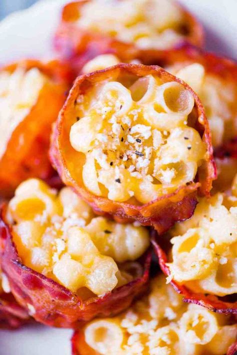 14 Easy Fall Party Appetizers That Are Sophisticated and Chic - XO, Katie Rosario Fall Party Appetizers, Baby Shower Food Menu, Bacon Cups, Fall Appetizers Easy, Cheese Bites Recipe, Mac And Cheese Cups, Cheesy Appetizer, Mac And Cheese Bites, Bacon Mac And Cheese